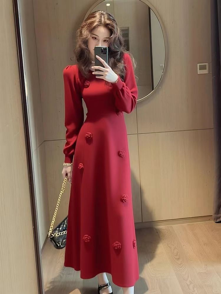 French retro romantic three-dimensional flower decoration bubble long sleeved knitted dress for women in autumn and winter long skirt
