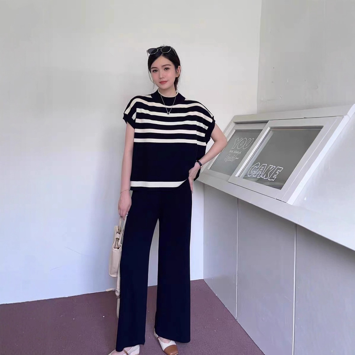 New design with contrasting color striped knit sweater, Korean style fashionable, slightly transparent, loose fitting, sleeveless, versatile knit two-piece set for women