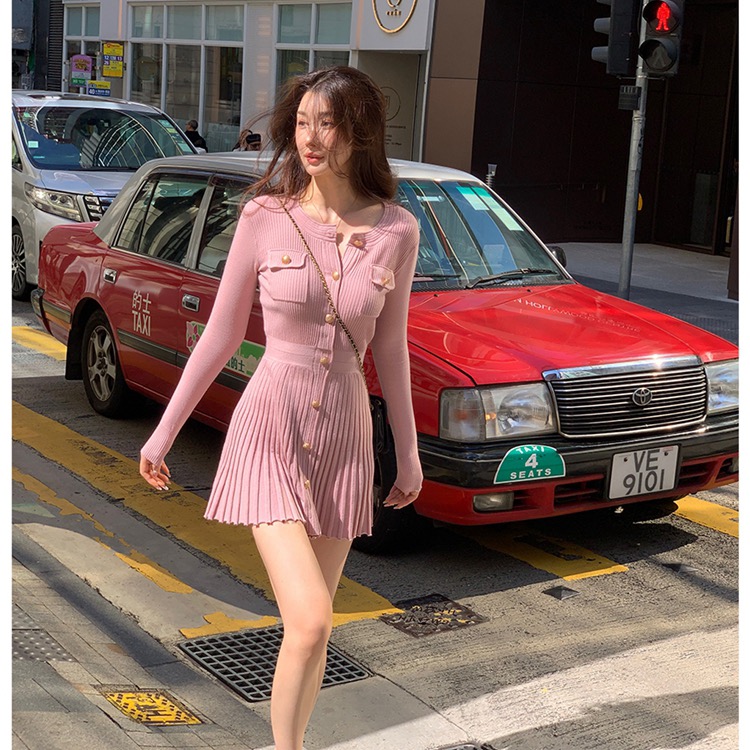 Pink round neck small fragrant knitted dress with long sleeves, elegant style, cinched waist, slimming effect, A-line pleated skirt