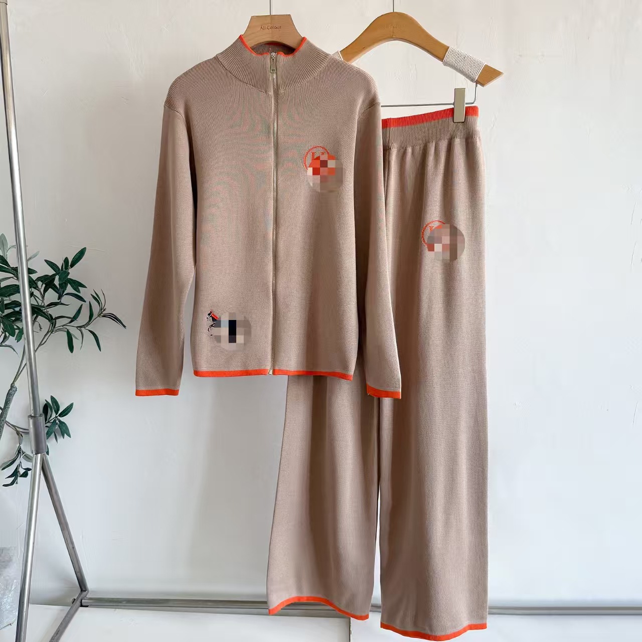 Cross border foreign trade knitted suit women's autumn and winter creative horse embroidery long sleeved sweater jacket casual pants two-piece set
