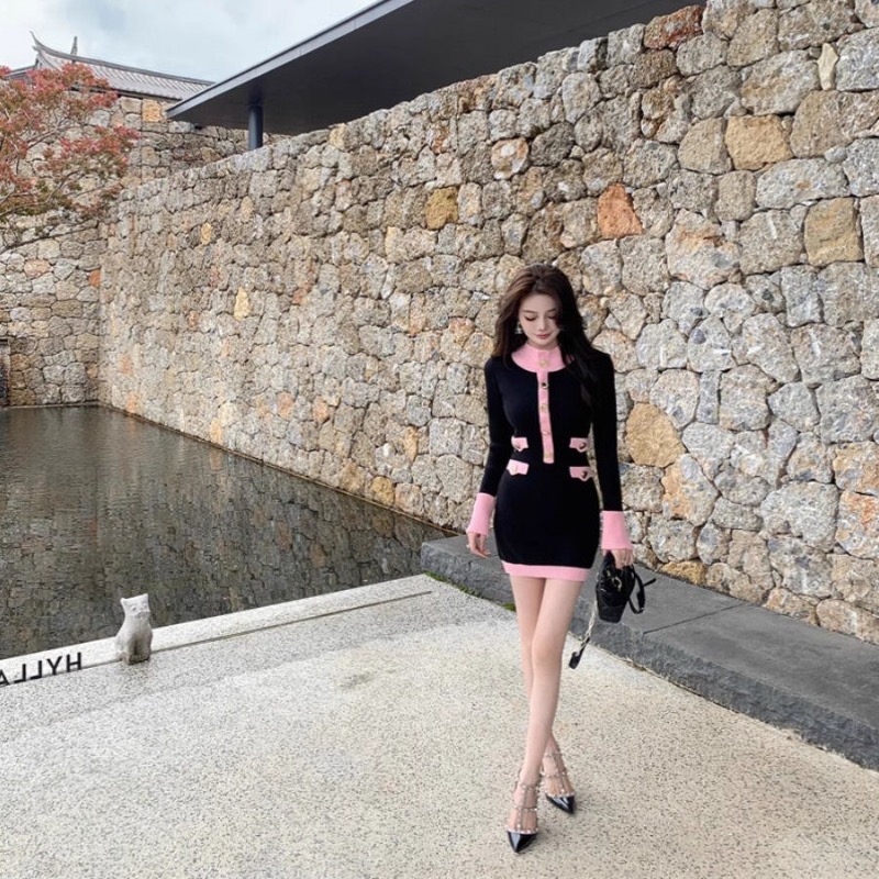 Korean autumn small fragrance retro high-end fashion versatile niche slim fit long sleeved knitted dress for women Korean autumn small fragrance retro high-end fashion versatile niche slim fit long sleeved knitted dress for women