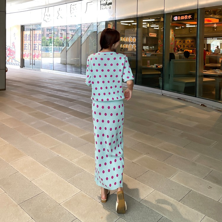 Korean chic summer retro temperament round neck polka dot short sleeved knit shirt+high waisted hip hugging skirt two-piece set Korean chic summer retro temperament round neck polka dot short sleeved knit shirt+high waisted hip hugging skirt two-piece set