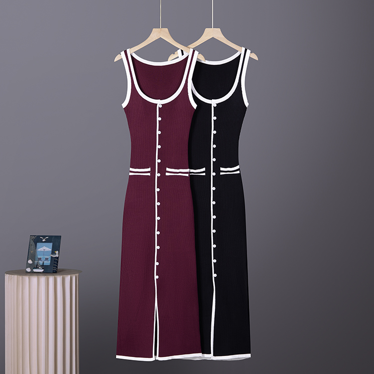 New Russian European and American women's vest style dress with contrasting colors, single row multi button slit long knitted dress