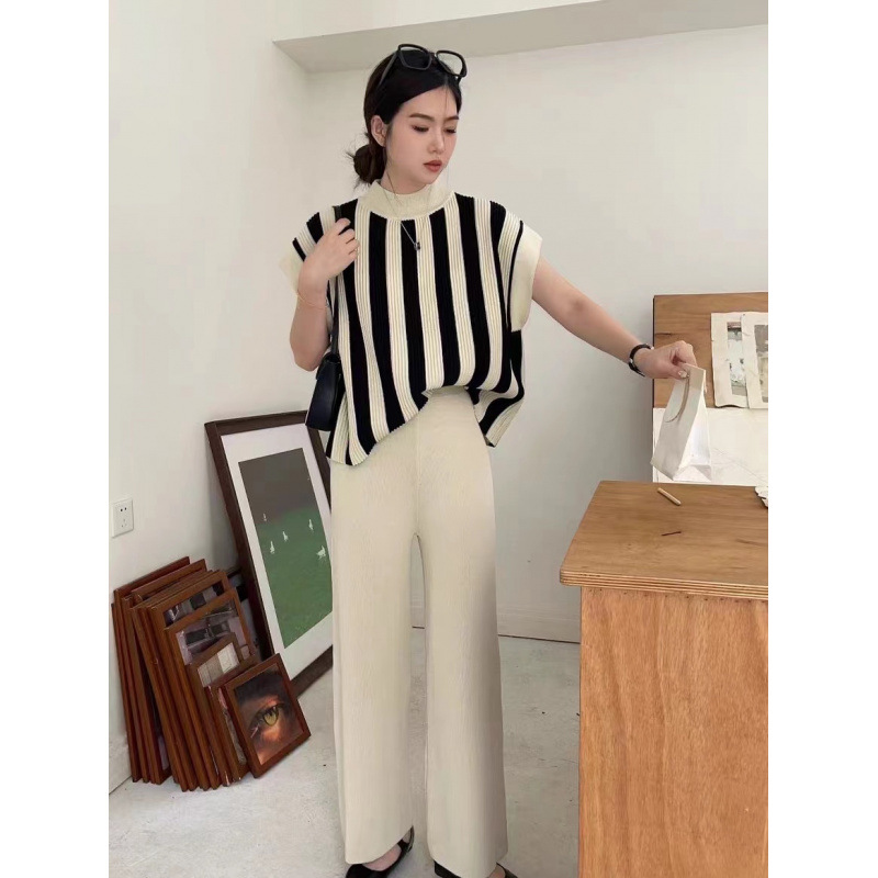 2026 Xiaoxiangfeng temperament socialite knitted fashion suit women's mid neck striped top casual wide leg pants two-piece set 2026 Xiaoxiangfeng temperament socialite knitted fashion suit women's mid neck striped top casual wide leg pants two-piece set