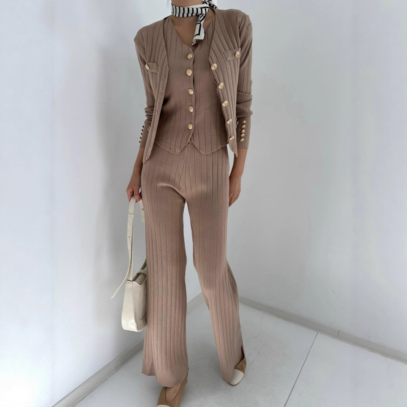 2025 Winter New European and American Amazon Cross border Women's Clothing Pit Strip Design Slimming Short Top Pants 3-Piece Set