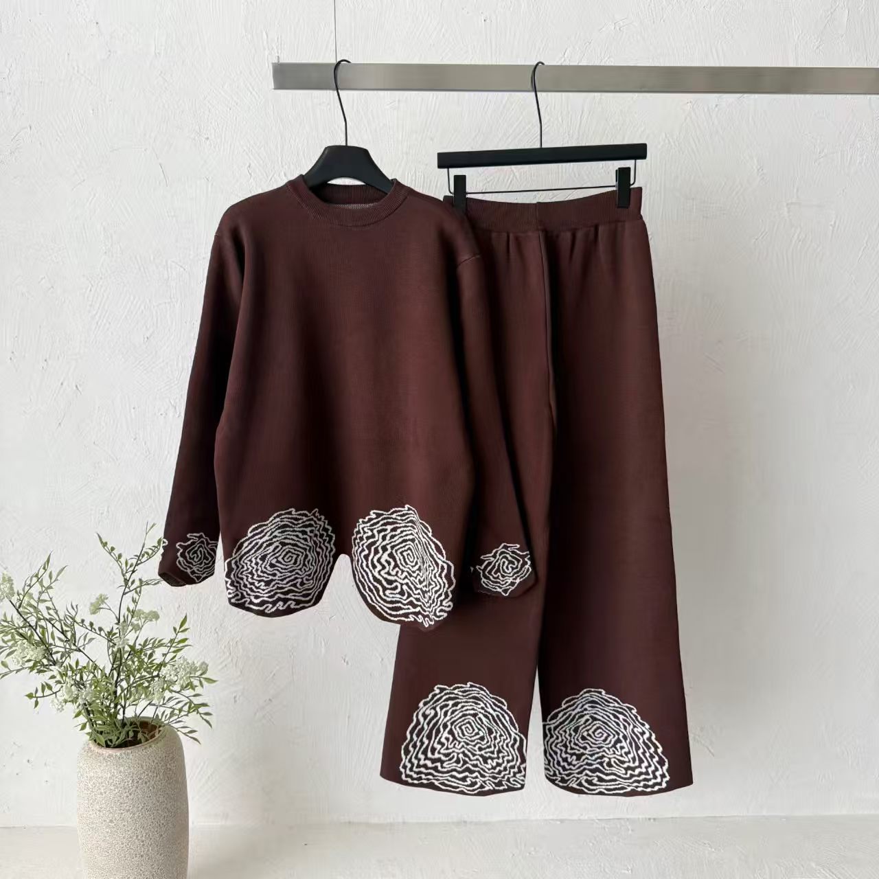 Cross border autumn jacquard knitted suit women's loose long sleeved wide leg pants two-piece set slimming and stylish casual suit Cross border autumn jacquard knitted suit women's loose long sleeved wide leg pants two-piece set slimming and stylish casual suit