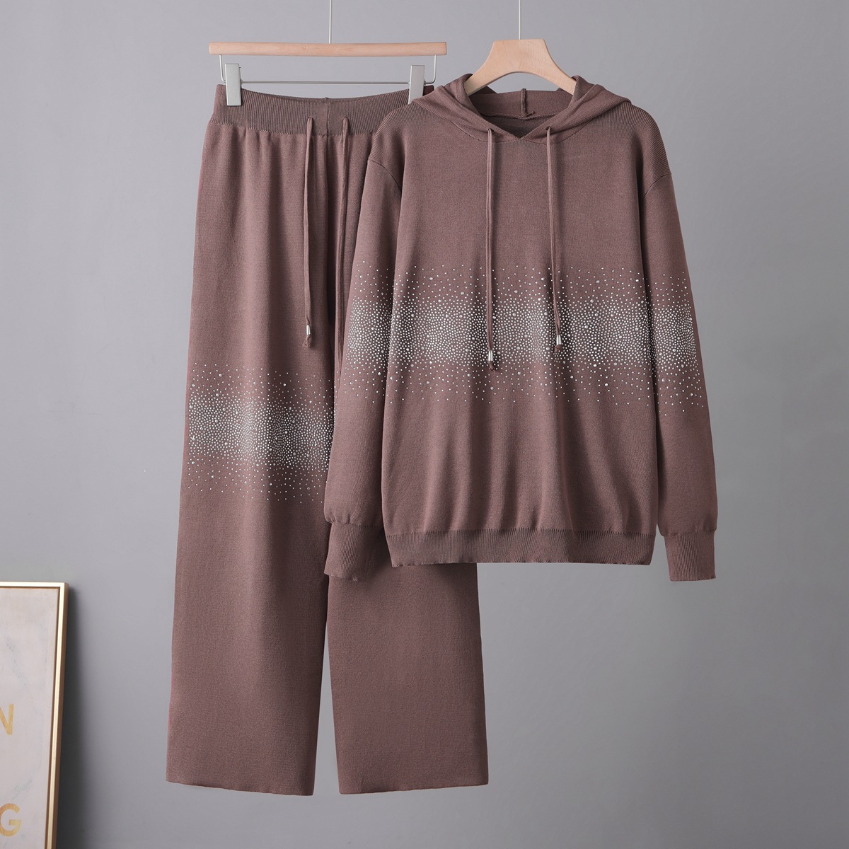 European Heavy Industry Design Feel Hot Diamond Loose Long Sleeve Hoodie Top+Elastic Waist Wide Leg Pants Set European Heavy Industry Design Feel Hot Diamond Loose Long Sleeve Hoodie Top+Elastic Waist Wide Leg Pants Set