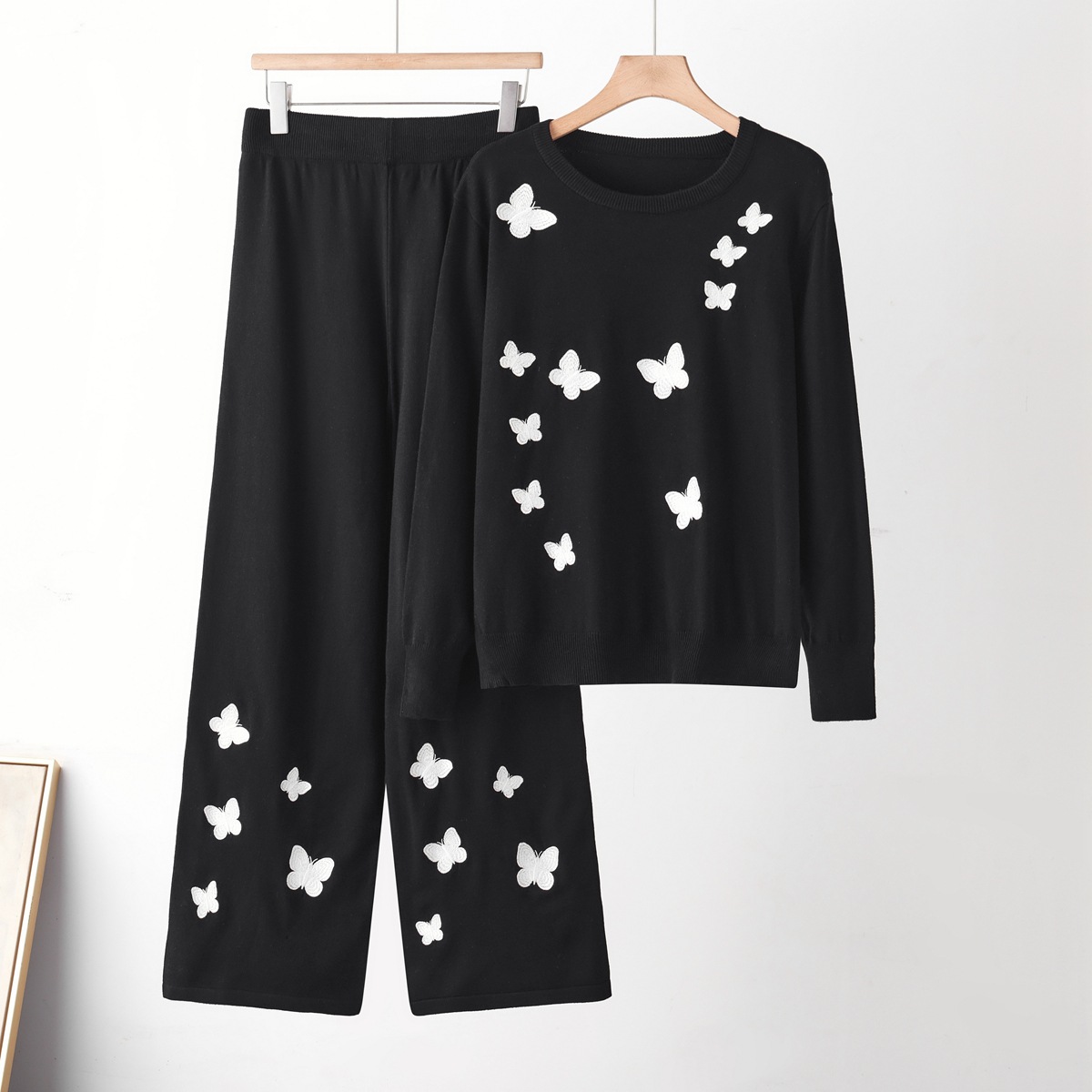 Cross border sweater set for women 2026 new winter style slimming and lazy casual butterfly embroidery two-piece set for trendy women Cross border sweater set for women 2026 new winter style slimming and lazy casual butterfly embroidery two-piece set for trendy women