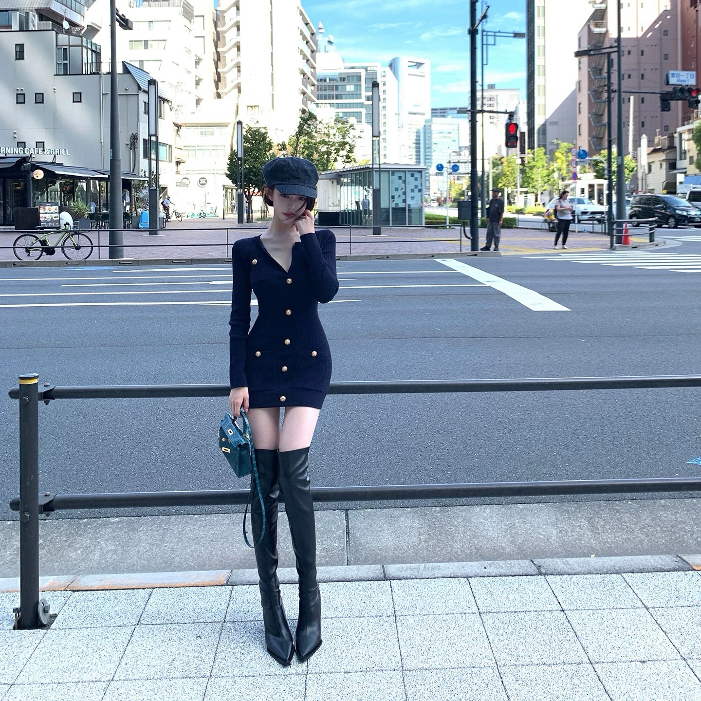 Qiao'er Intelligent Balman Small Fragrant Style with a Gold like Feeling, Slim fit, Waist cinched, Knitted Long sleeved Dress