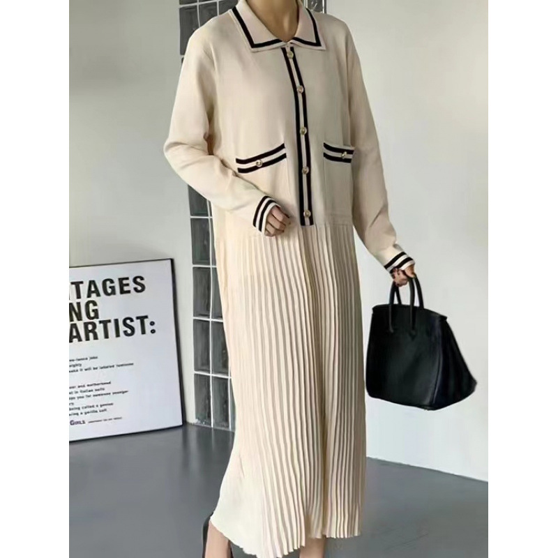 Korean style chic retro lapel contrasting knitted dress with elegant edging, small fragrance, wind pressure pleats, loose long skirt for women