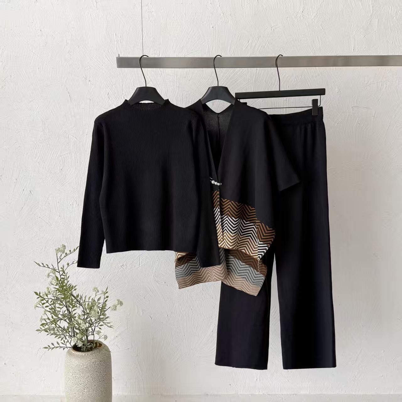 26 years of foreign trade commuting style pleated knitted three piece set for women, slimming top, cardigan, wide leg pants set