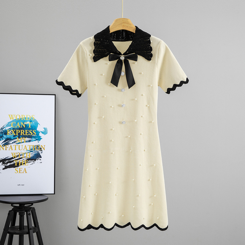 Summer 2026 new Hepburn style lapel nail bead knit dress for women with a cinched waist, slimming and stylish mid length skirt to reduce age