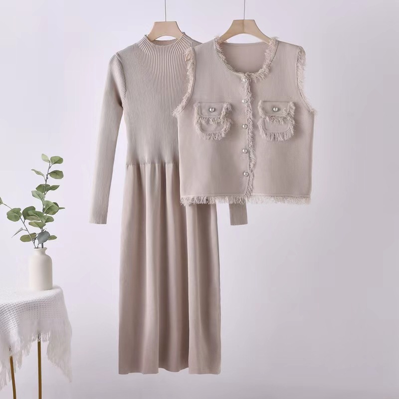 2025 New French Vest Knitted Dress Fashionable Set with Explosive Tassel Two Piece Set with Small Fragrant Style 2025 New French Vest Knitted Dress Fashionable Set with Explosive Tassel Two Piece Set with Small Fragrant Style