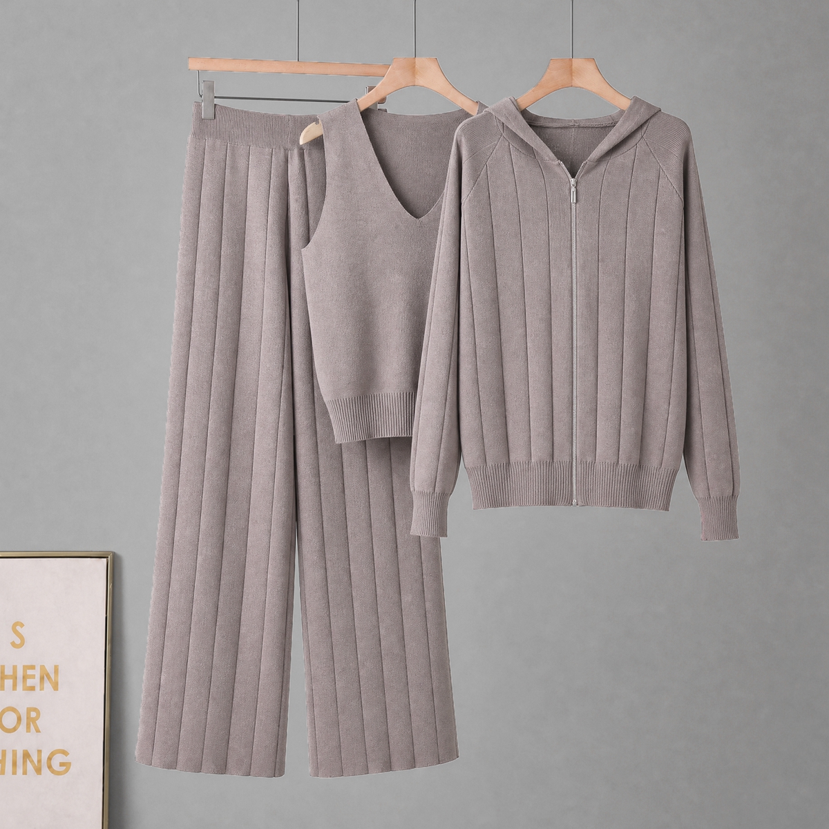 Korean fashion knitted suit women's 2025 autumn and winter new jacket camisole vest+high waist wide leg pants three piece set Korean fashion knitted suit women's 2025 autumn and winter new jacket camisole vest+high waist wide leg pants three piece set