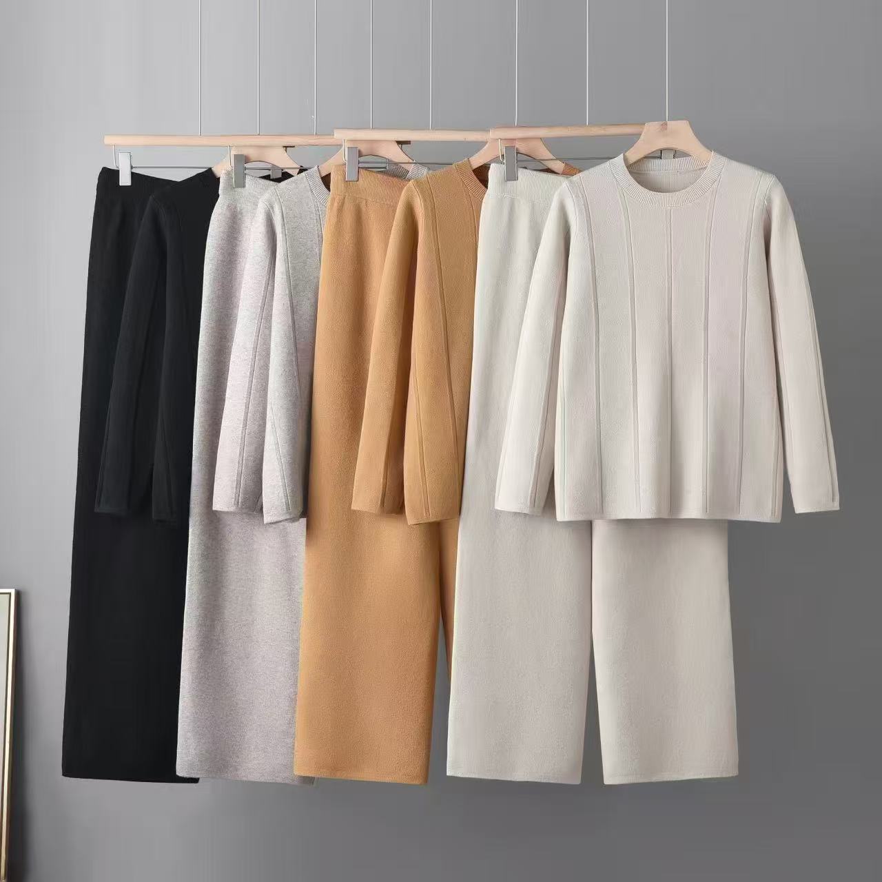 Advanced vertical knit two-piece women's loose round neck top with high waist and wide leg pants, gentle commuting set