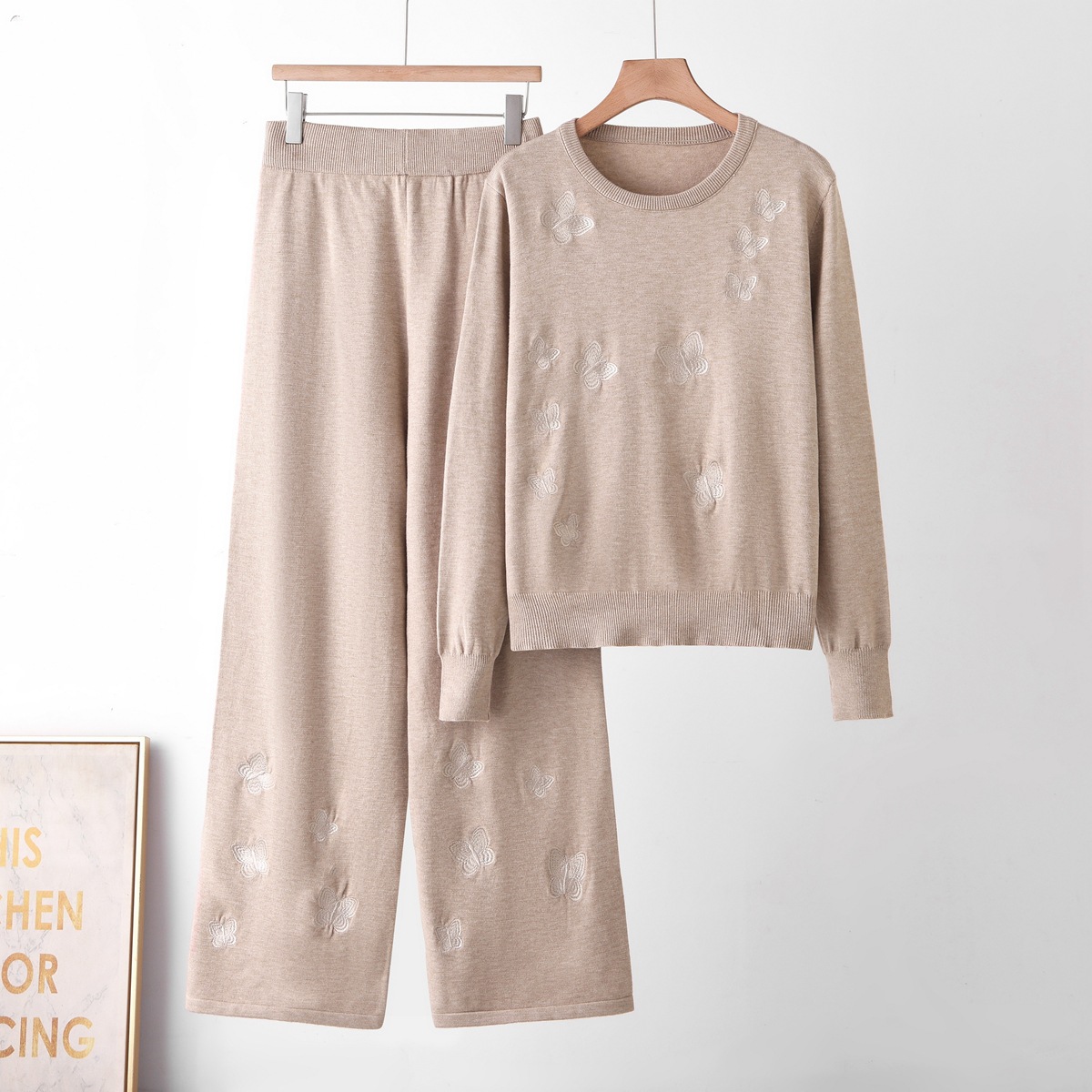 Cross border sweater set for women 2026 new winter style slimming and lazy casual butterfly embroidery two-piece set for trendy women Cross border sweater set for women 2026 new winter style slimming and lazy casual butterfly embroidery two-piece set for trendy women