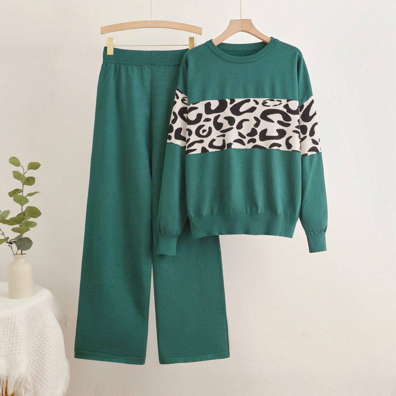 Leopard print jacquard knitted two-piece set, thickened autumn and winter foreign trade color collision design, loose European station slimming sweater