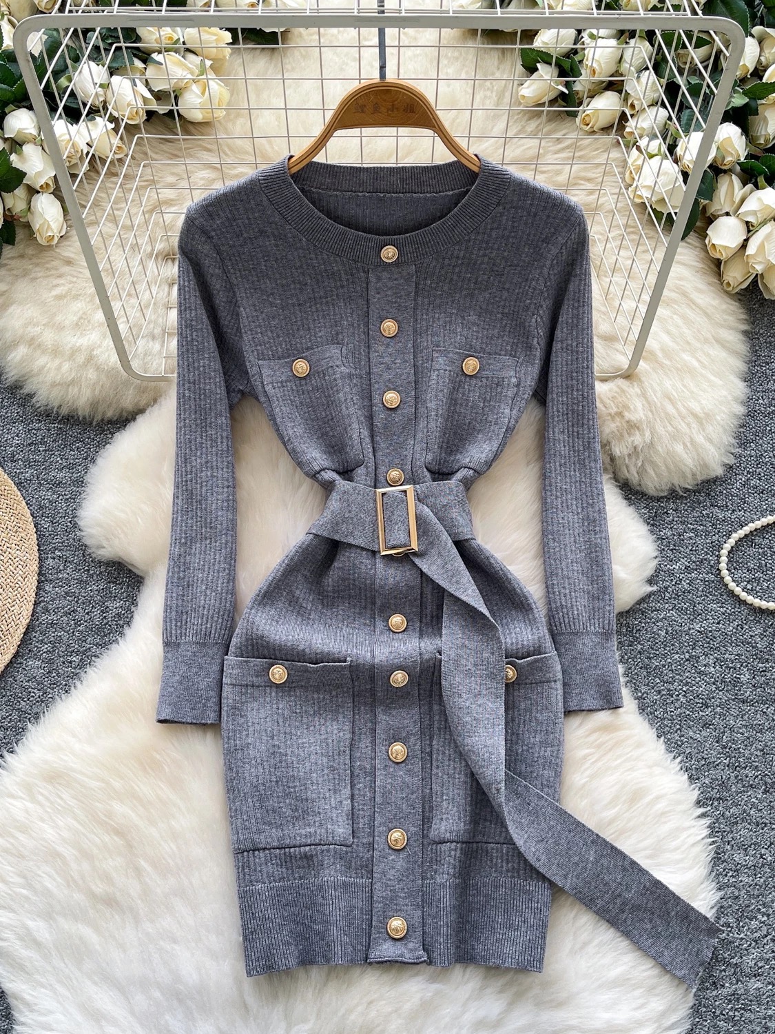 French socialite high-end fashion metal buckle strap waist cinched round neck long sleeved knitted dress women's bag hip skirt