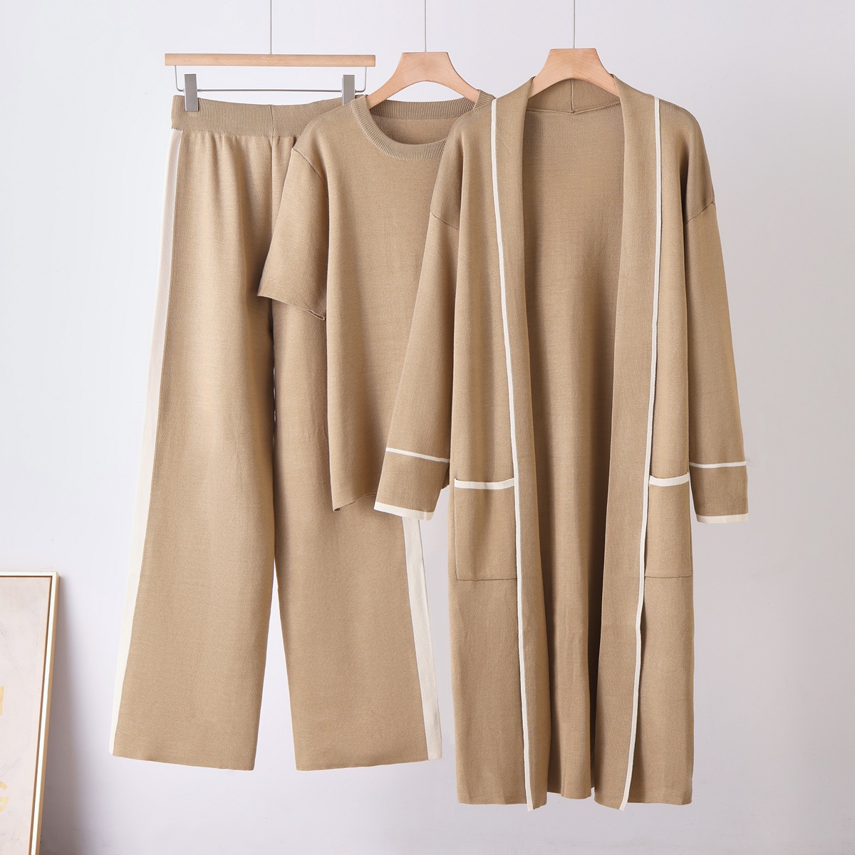 2026 Winter New European and American Amazon Cross border Women's Clothing Color Contrasting Comfortable Warm and Versatile Knitted Robe 3-Piece Set 2026 Winter New European and American Amazon Cross border Women's Clothing Color Contrasting Comfortable Warm and Versatile Knitted Robe 3-Piece Set