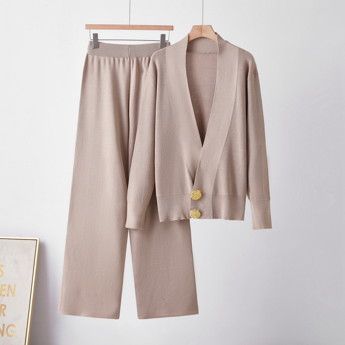 Cross border fashion European and American set, women's spring and autumn temperament, big metal buckle knitted cardigan+casual wide leg pants two-piece set Cross border fashion European and American set, women's spring and autumn temperament, big metal buckle knitted cardigan+casual wide leg pants two-piece set