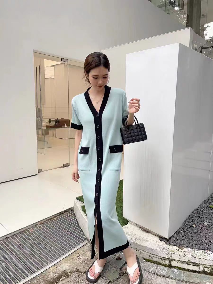 Korean chic summer simple contrasting color V-neck mid length single breasted loose slimming temperament short sleeved dress for women Korean chic summer simple contrasting color V-neck mid length single breasted loose slimming temperament short sleeved dress for women