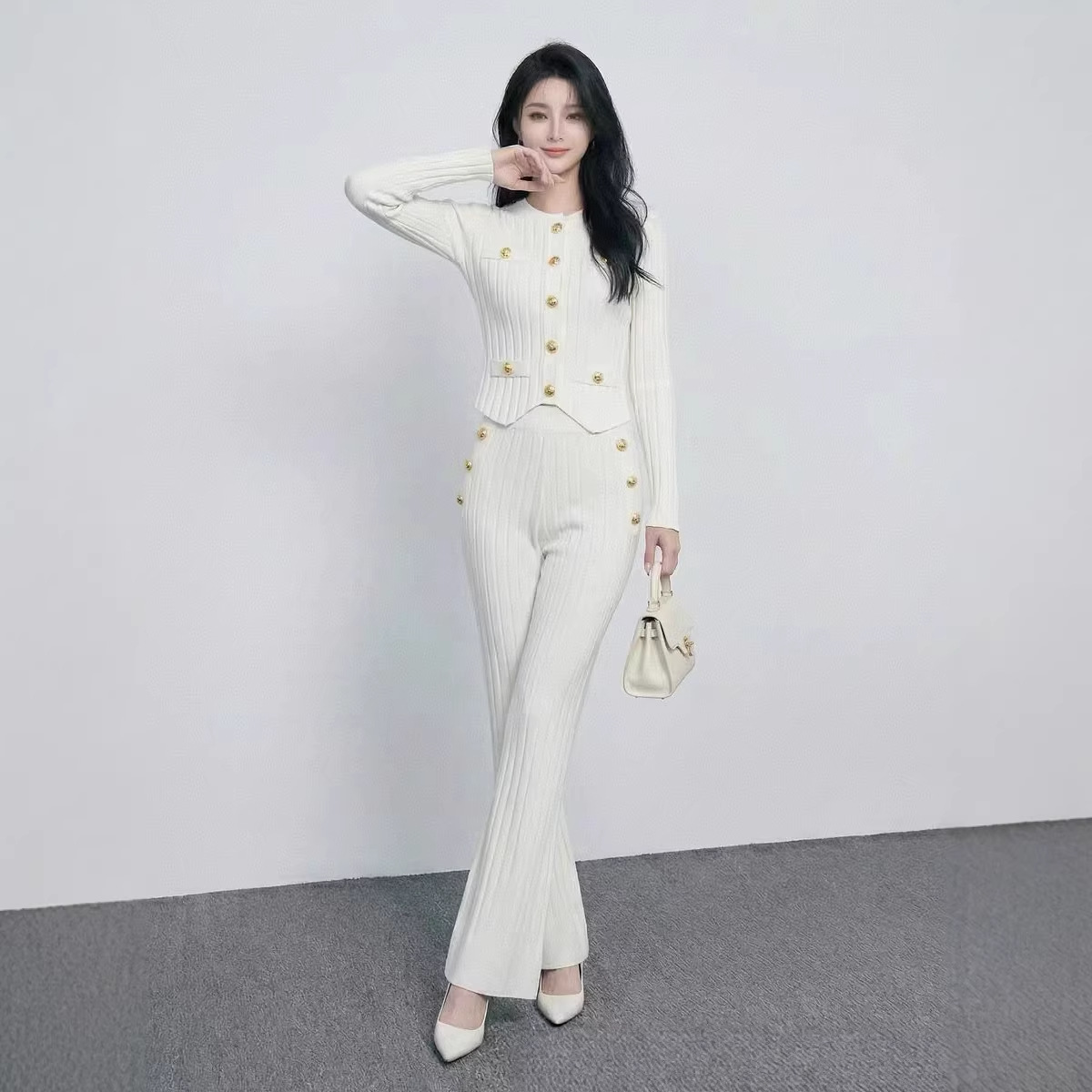 2026 Xiaoxiang style knitted collar two-piece set for women's summer slim fit vest, metal buckle high waisted wide leg pants, high-end feel 2026 Xiaoxiang style knitted collar two-piece set for women's summer slim fit vest, metal buckle high waisted wide leg pants, high-end feel