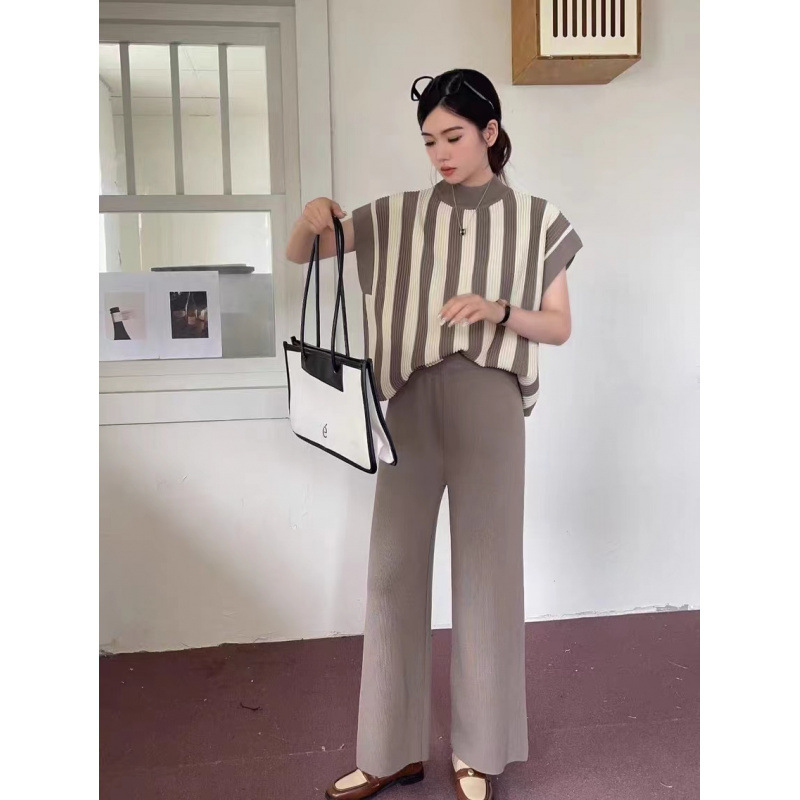2026 Xiaoxiangfeng temperament socialite knitted fashion suit women's mid neck striped top casual wide leg pants two-piece set 2026 Xiaoxiangfeng temperament socialite knitted fashion suit women's mid neck striped top casual wide leg pants two-piece set