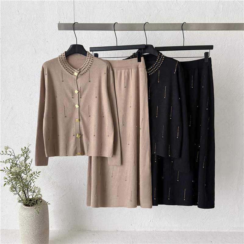 2026 Autumn New Heavy Industry Hot Diamond Nail Drill Half Skirt Knitted Set Women's Fashion Round Neck Cardigan Top