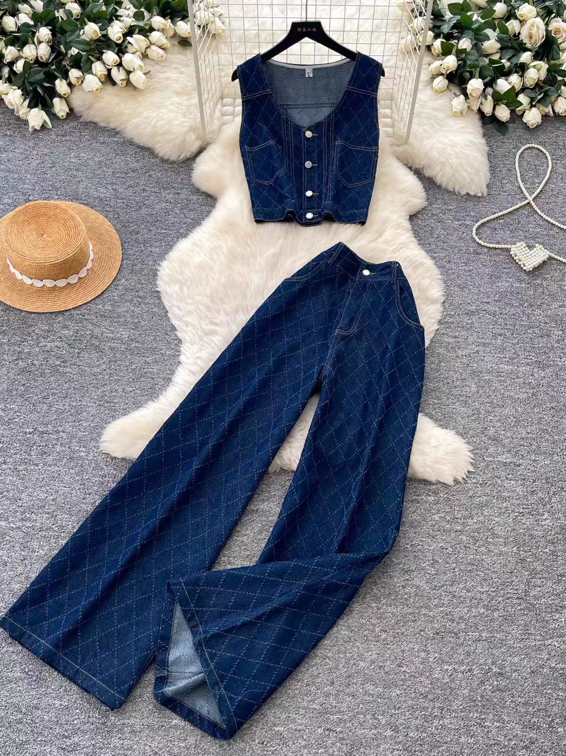 Korean commuting style denim two-piece set for women's summer sleeveless vest, high waisted pants, slim fit pants, slimming temperament set