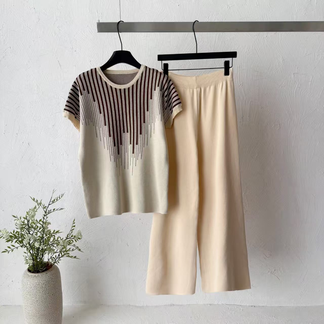 Cross border 2026 Summer Light Luxury Hot Diamond Knitted Women's Striped Short sleeved Top, High Waist Wide Leg Pants, Two Piece Set, Versatile Cross border 2026 Summer Light Luxury Hot Diamond Knitted Women's Striped Short sleeved Top, High Waist Wide Leg Pants, Two Piece Set, Versatile