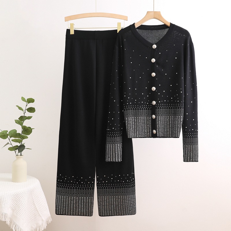 European goods heavy industry diamond studded knitted sweater for women's spring and autumn design sense, high-end western-style slimming cardigan jacket, long pants set, trendy European goods heavy industry diamond studded knitted sweater for women's spring and autumn design sense, high-end western-style slimming cardigan jacket, long pants set, trendy