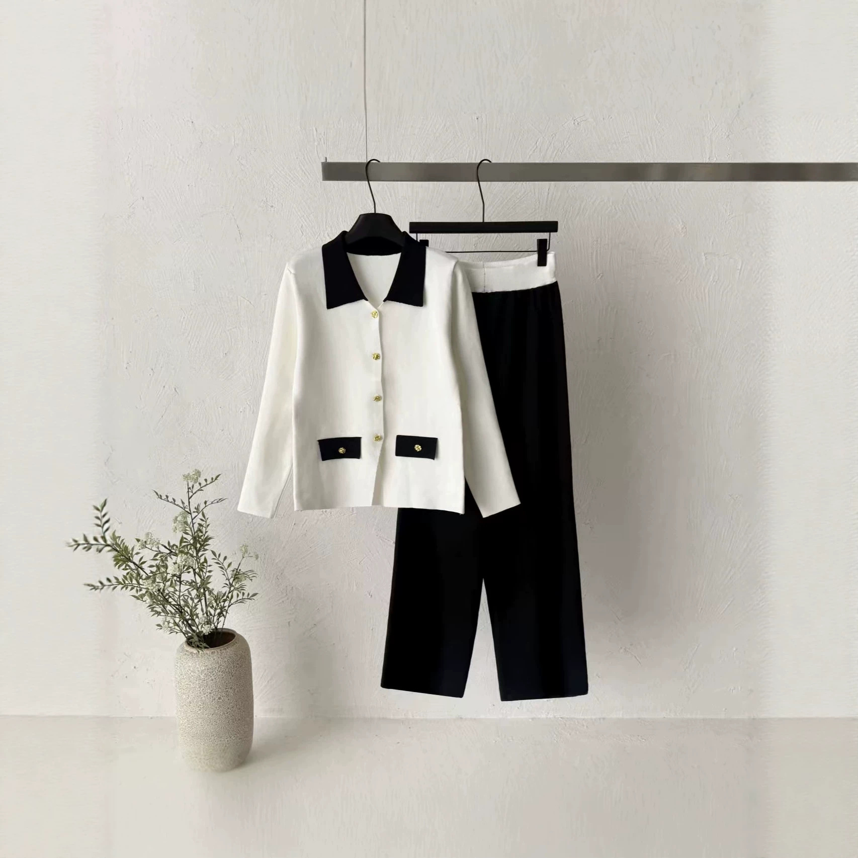 Foreign trade 2026 commuting style contrasting color lapel knitted suit women's slimming wide leg pants two-piece set