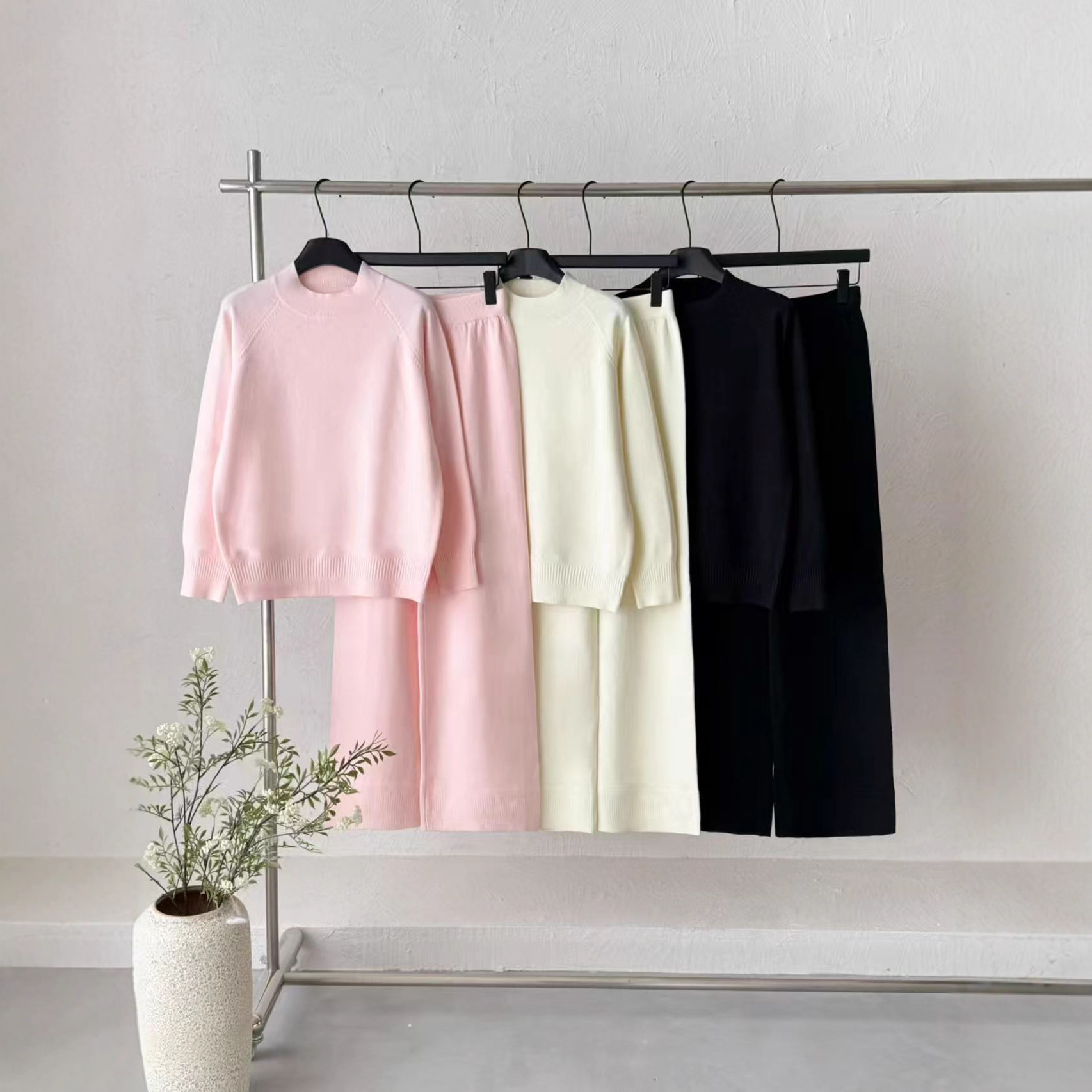 Autumn and winter new loose knit round neck sweater fashionable wide leg pants two-piece set solid color 2025 temperament set