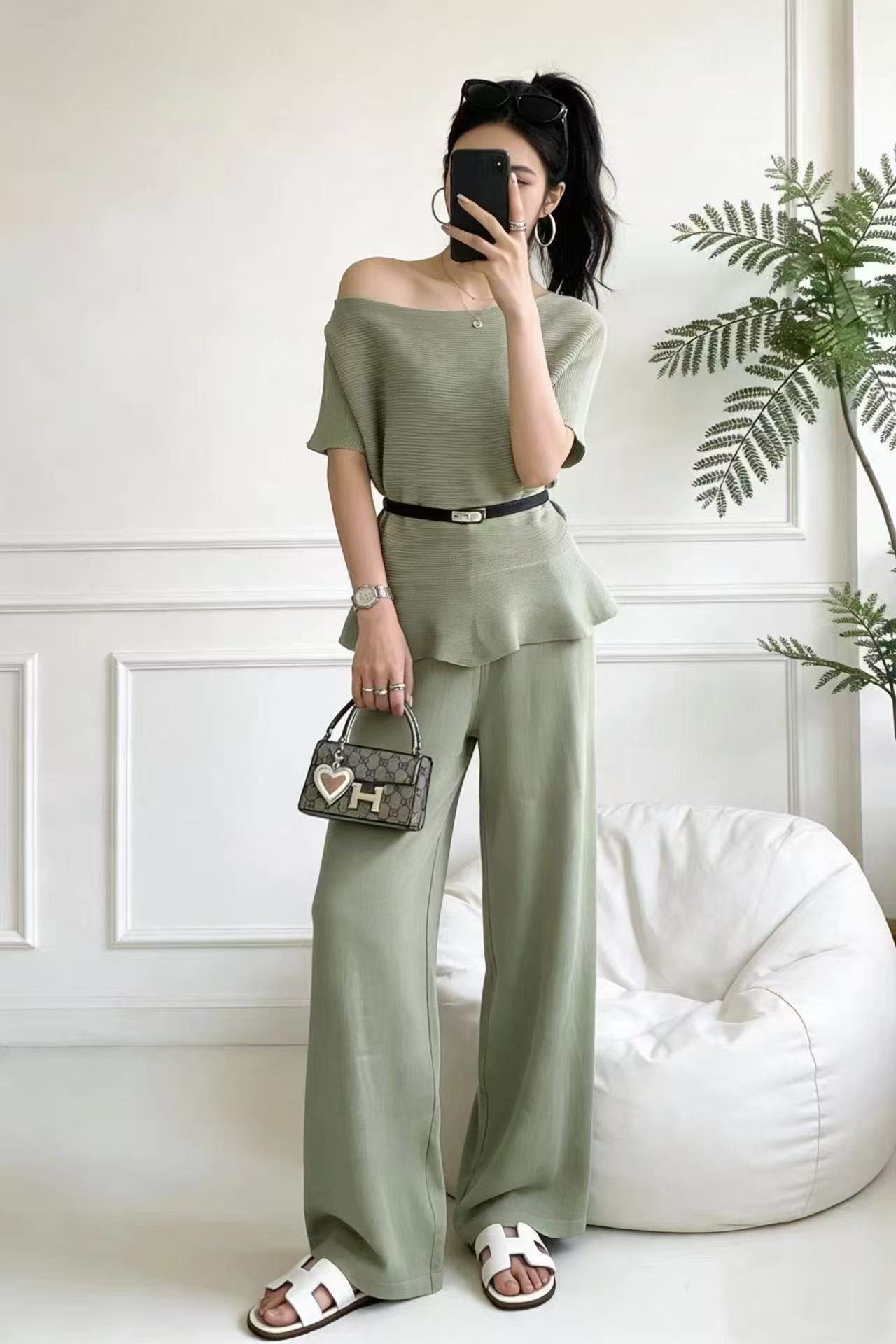 French gentle style waist cinched hem hem pullover knitted sweater two-piece set women's summer outfit simple casual pants knitted set French gentle style waist cinched hem hem pullover knitted sweater two-piece set women's summer outfit simple casual pants knitted set