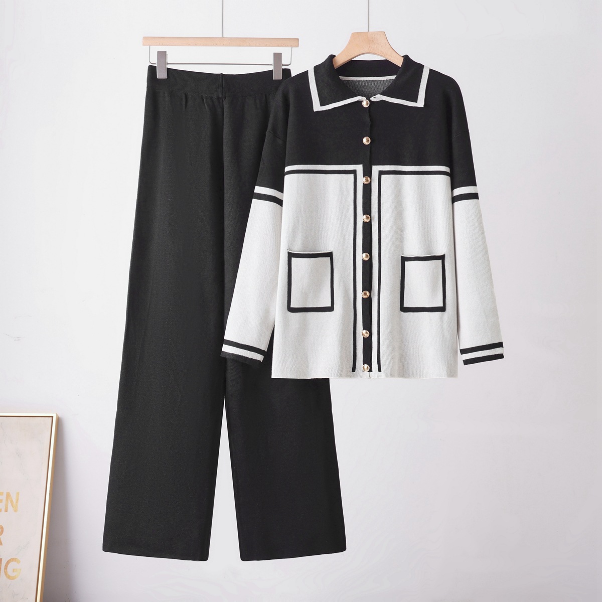 Cross border 2026 autumn and winter new style lapel contrasting fashion casual suit women's loose knitted cardigan two-piece set Cross border 2026 autumn and winter new style lapel contrasting fashion casual suit women's loose knitted cardigan two-piece set
