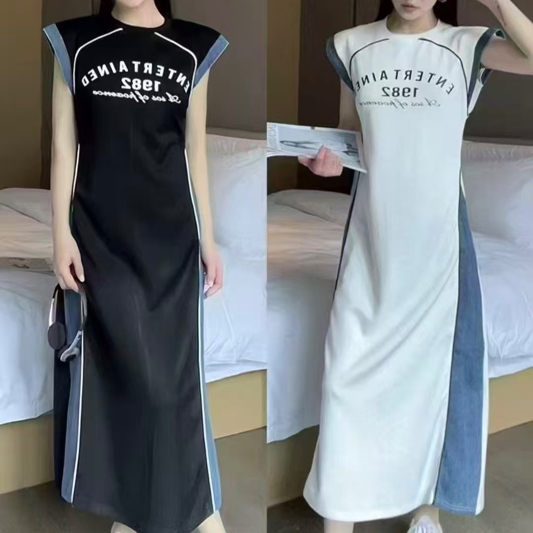Design sense: Small stature spliced European goods, niche sleeveless, slim fit, slimming, medium length skirt Design sense: Small stature spliced European goods, niche sleeveless, slim fit, slimming, medium length skirt