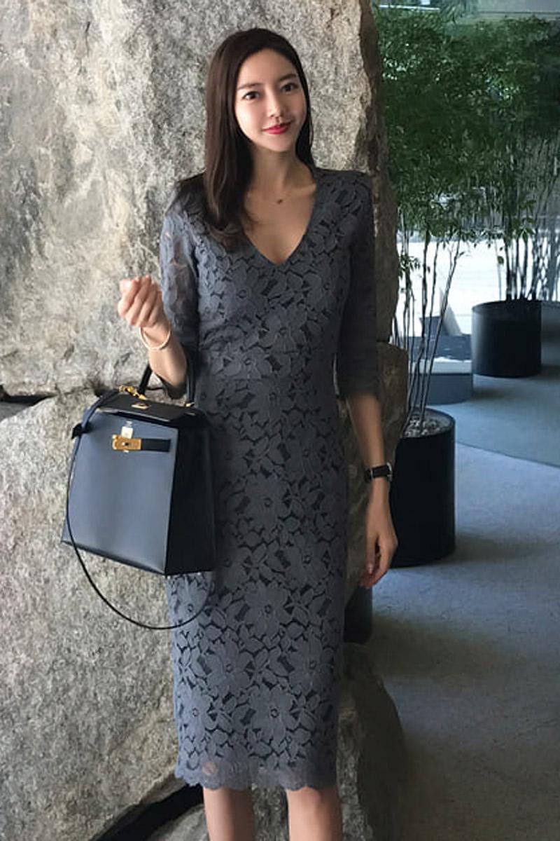 New Korean version medium to long lace slim fit hip hugging V-neck temperament socialite fashion bottom skirt dress for women New Korean version medium to long lace slim fit hip hugging V-neck temperament socialite fashion bottom skirt dress for women