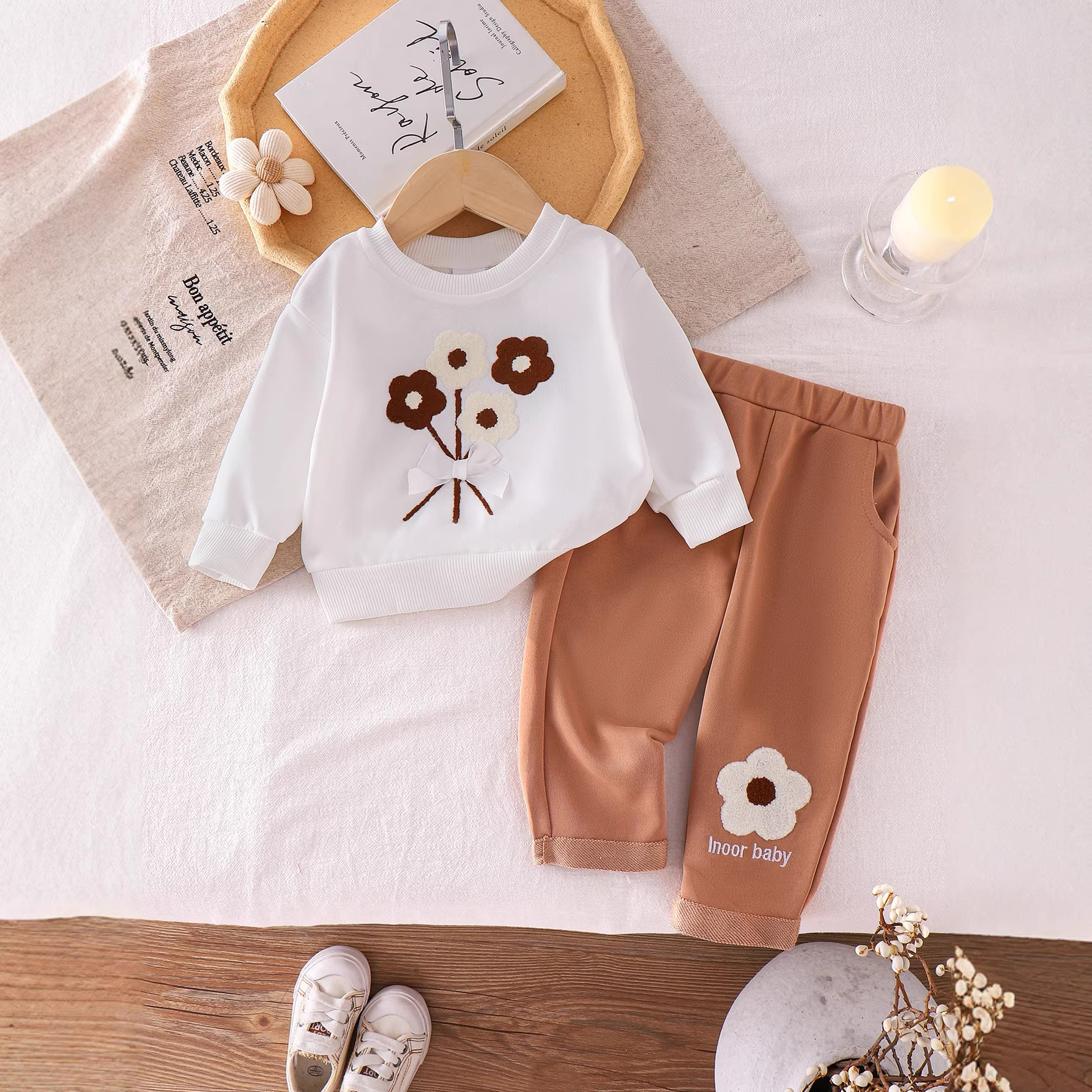 Long sleeved flower girl autumn cute round neck new baby long sleeved casual children's stylish flower set