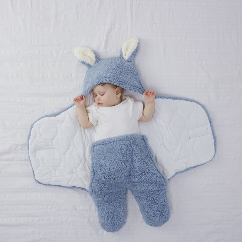 Baby Hug Baby Lamb Fleece Sleeping Bag Thickened Anti startle Jumping Autumn and Winter Newborn swaddle Bag Newborn Hair Replacement