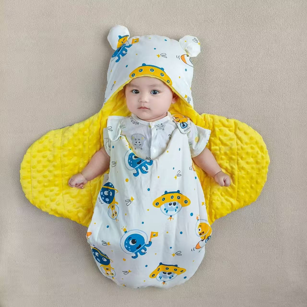 Baby bag wrapped in autumn and winter thick newborn sleeping bag, shockproof and jump proof, warm and kick proof, baby delivery room wrapped