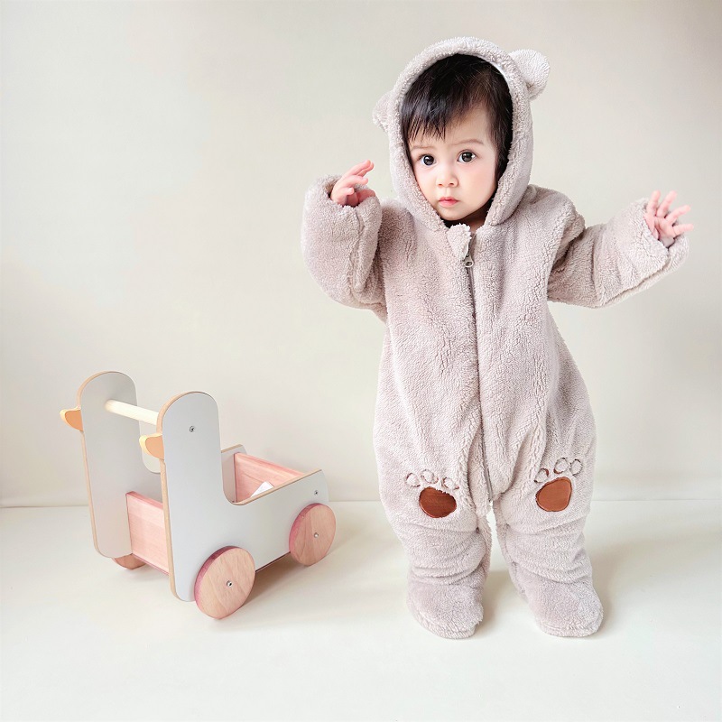 Baby jumpsuit, autumn and winter clothes, thickened newborn clothes, outdoor cotton clothes, baby winter clothes, warm and foot wrapped cotton clothes