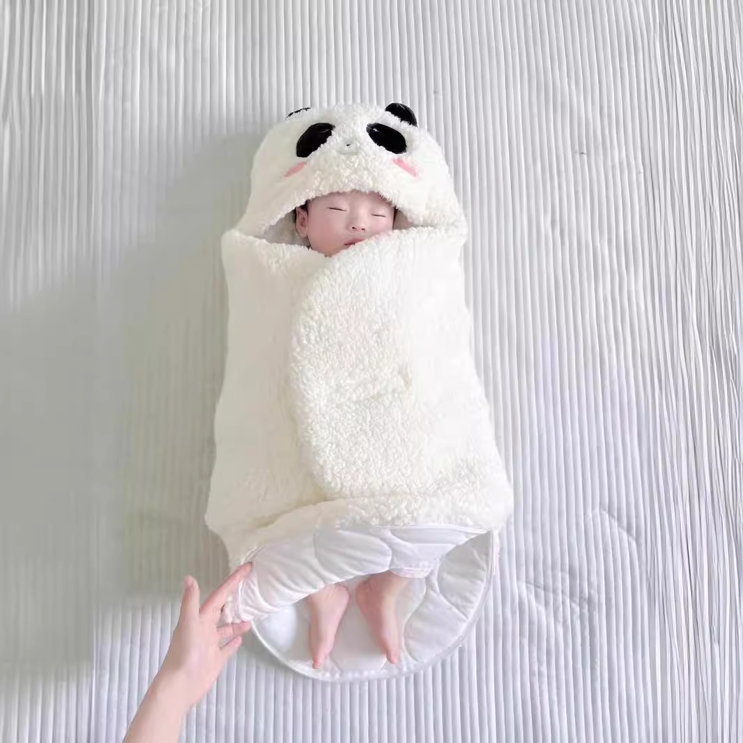 Baby bag is thickened for autumn and winter, suitable for outdoor newborns to be held, sleeping bag, winter newborn dragon baby clothes, anti kick, and other items