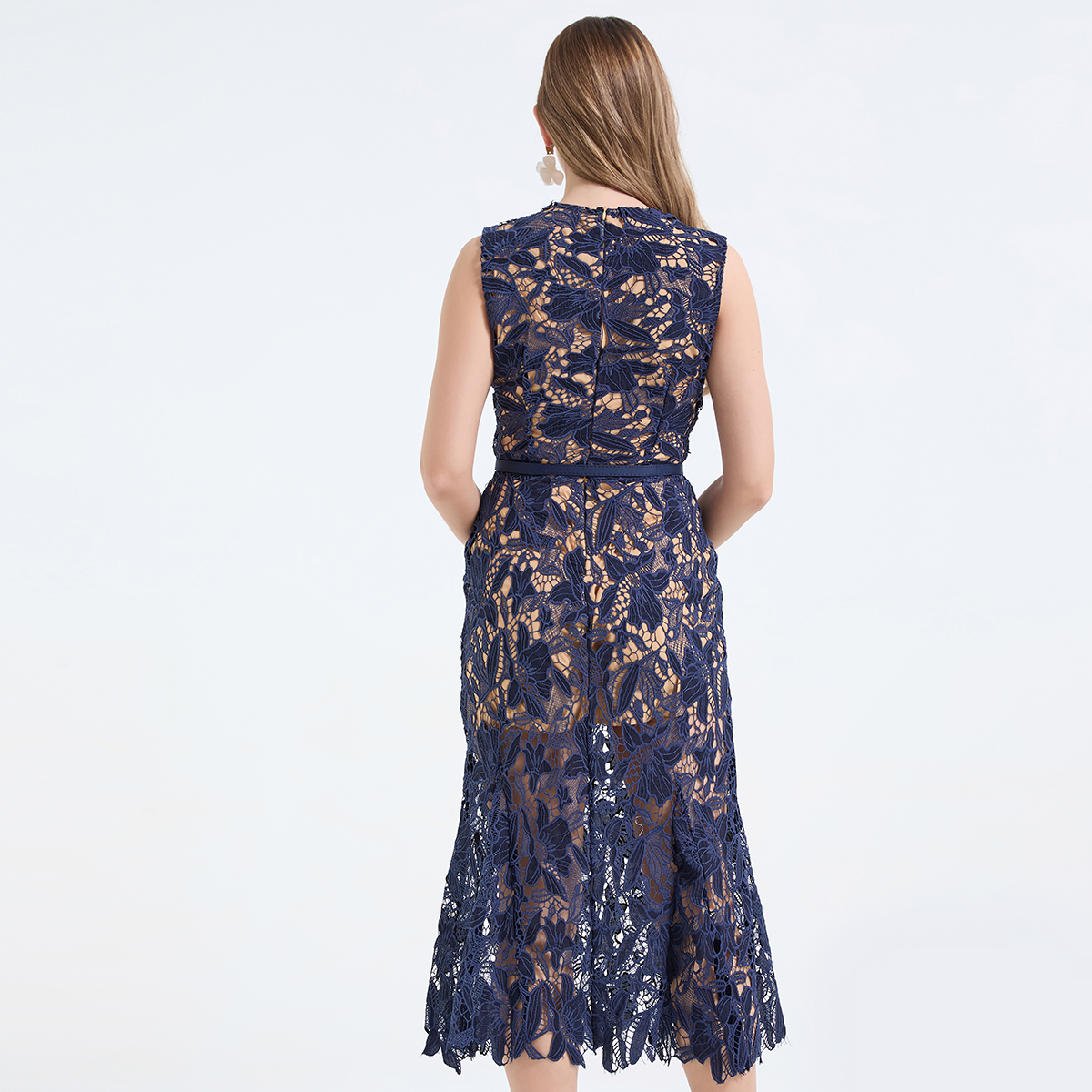 Real shot of Heavy Industry's three-dimensional water-soluble lace hollow out sleeveless waist fish tail dress, slim fit high waisted dress Real shot of Heavy Industry's three-dimensional water-soluble lace hollow out sleeveless waist fish tail dress, slim fit high waisted dress