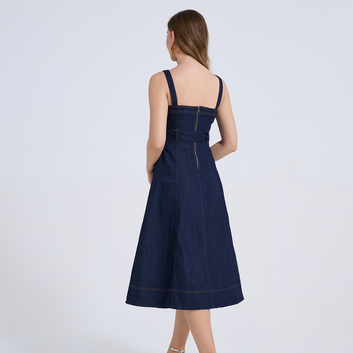 Real time shooting of fashionable denim slim fit high waist strap dress, metal buckle vest dress Real time shooting of fashionable denim slim fit high waist strap dress, metal buckle vest dress