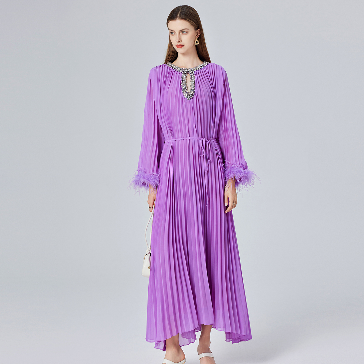 Real shooting of 6-color heavy-duty handmade nail bead ostrich real fur 6-meter swing folding dress with straps and long skirt Real shooting of 6-color heavy-duty handmade nail bead ostrich real fur 6-meter swing folding dress with straps and long skirt