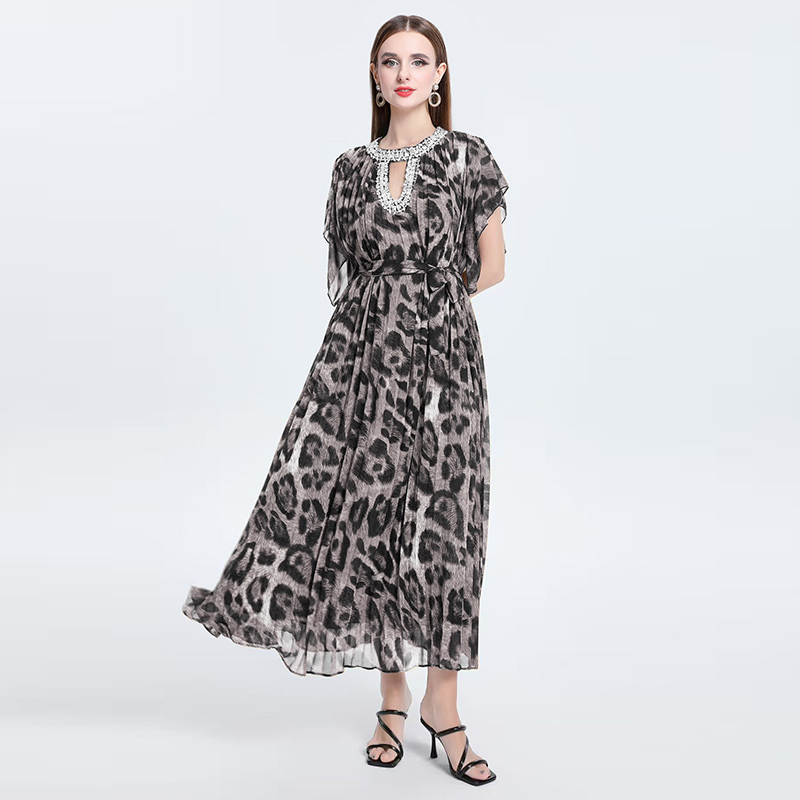 2025 European and American style heavy industry collar diamond inlaid leopard print dress 2025 European and American style heavy industry collar diamond inlaid leopard print dress
