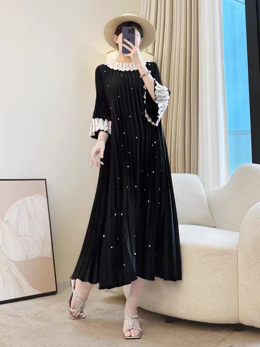 Miyake style retro temperament pearl lace pleated slimming long dress for women 2025 loose pleated long dress Miyake style retro temperament pearl lace pleated slimming long dress for women 2025 loose pleated long dress