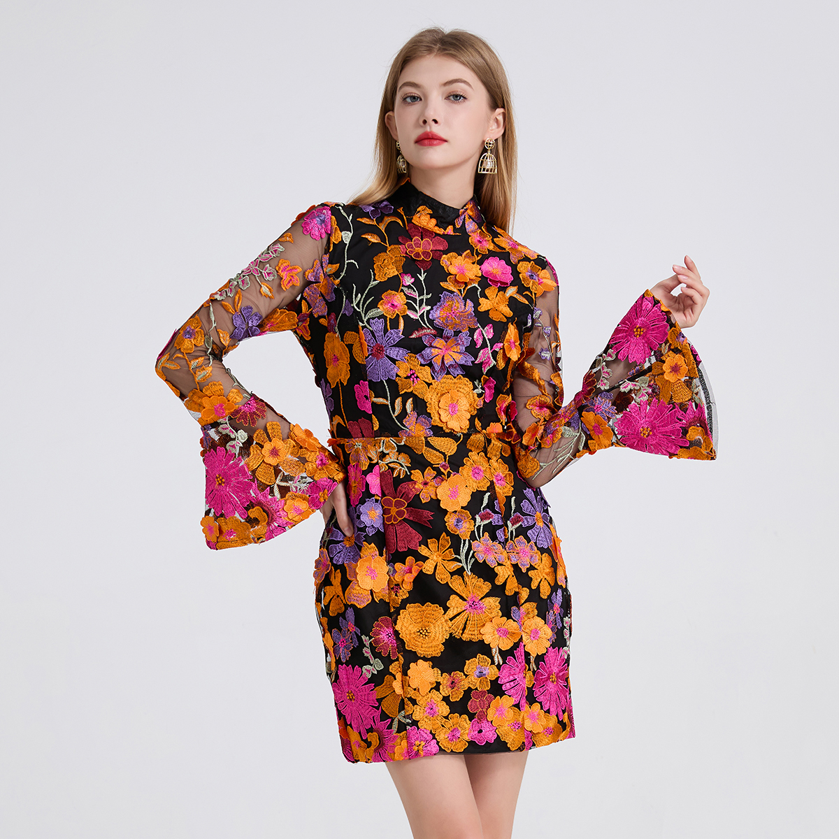 Realistic shooting of autumn and winter heavy industry three-dimensional flower embroidery flower stand collar trumpet long sleeved dress evening dress dress Realistic shooting of autumn and winter heavy industry three-dimensional flower embroidery flower stand collar trumpet long sleeved dress evening dress dress