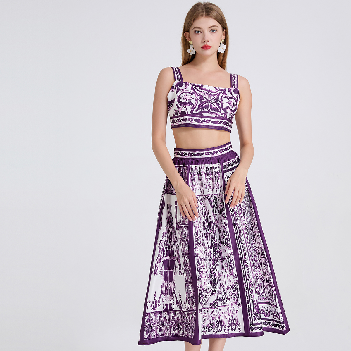 Realistic shooting of European and American style blue and white porcelain printed camisole vest+high waisted skirt two-piece set Realistic shooting of European and American style blue and white porcelain printed camisole vest+high waisted skirt two-piece set