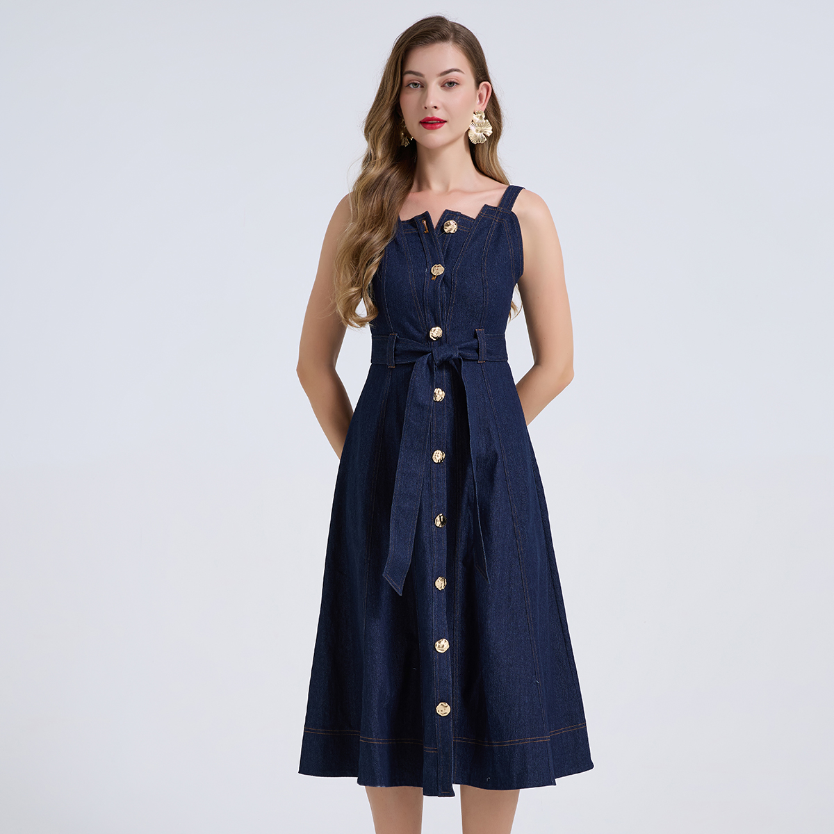 Real time shooting of fashionable denim slim fit high waist strap dress, metal buckle vest dress Real time shooting of fashionable denim slim fit high waist strap dress, metal buckle vest dress